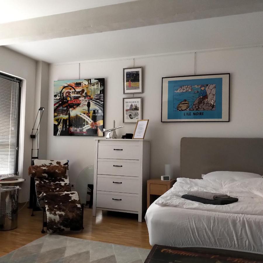 Grosszuegiges Zimmer Mit Badezimmer In Rheinwohnung โคโลญ ภายนอก รูปภาพ